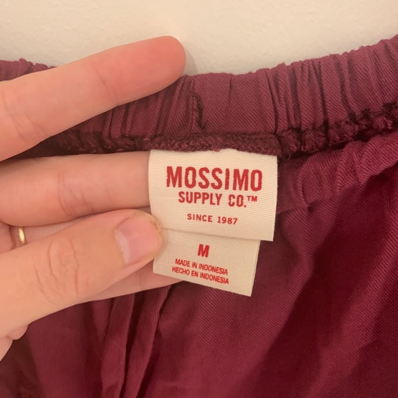 Maroon women’s shorts - Picture 3 of 4